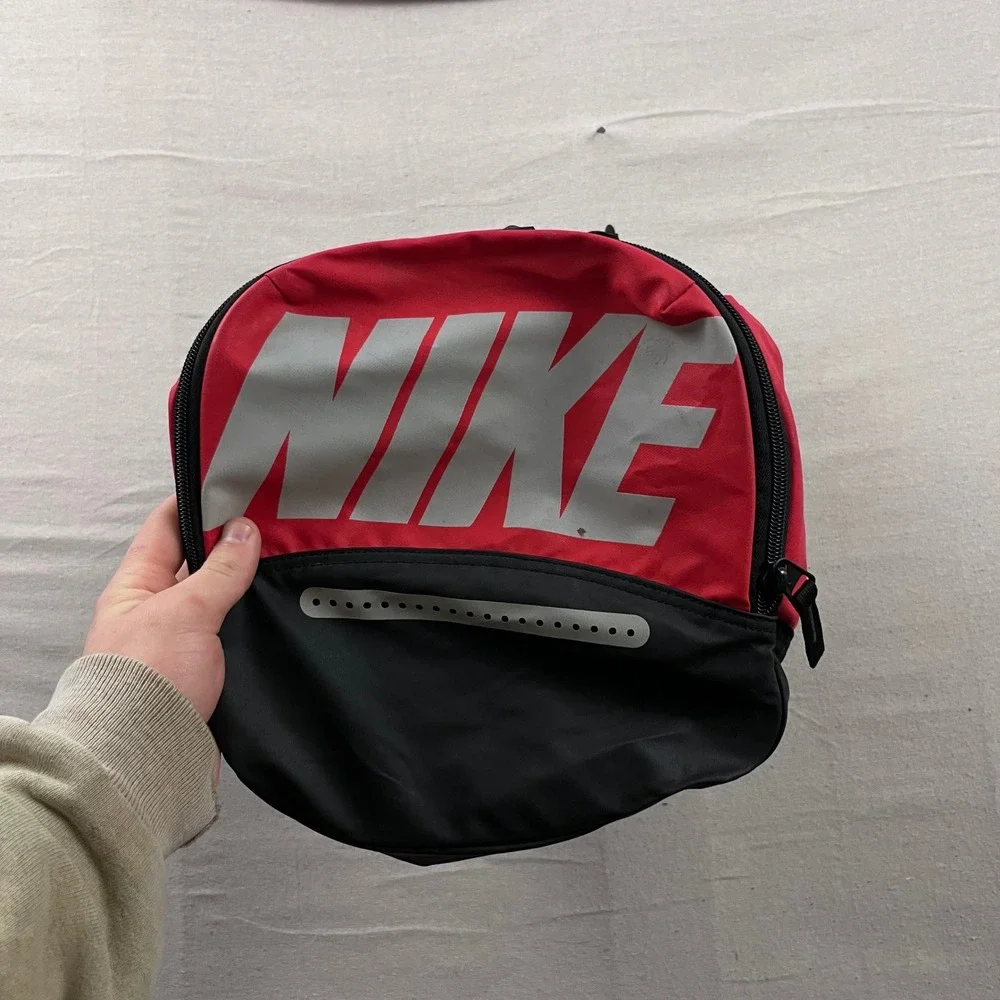 Nike Duffel Bag Unisex Large‎ Red Black Max Air Padded Strap Ventilated Pocket